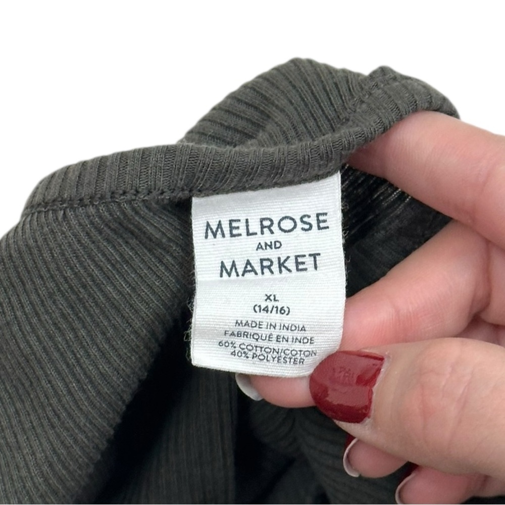 Melrose and Market Charcoal Long Sleeve Ribbed Knit Cropped Top - Size XL - Picture 2 of 4